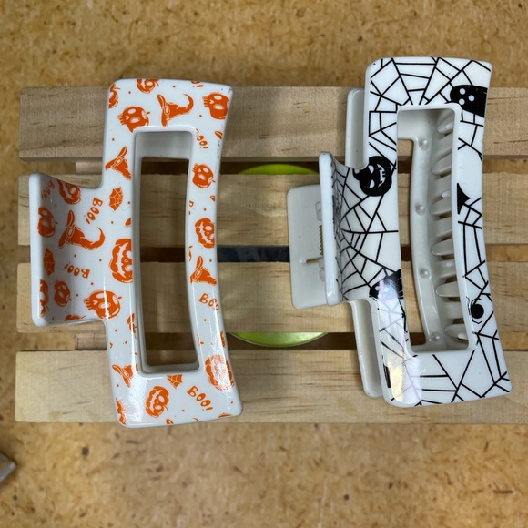 2pc Halloween Themed Claw Clips - Picture 2 of 3